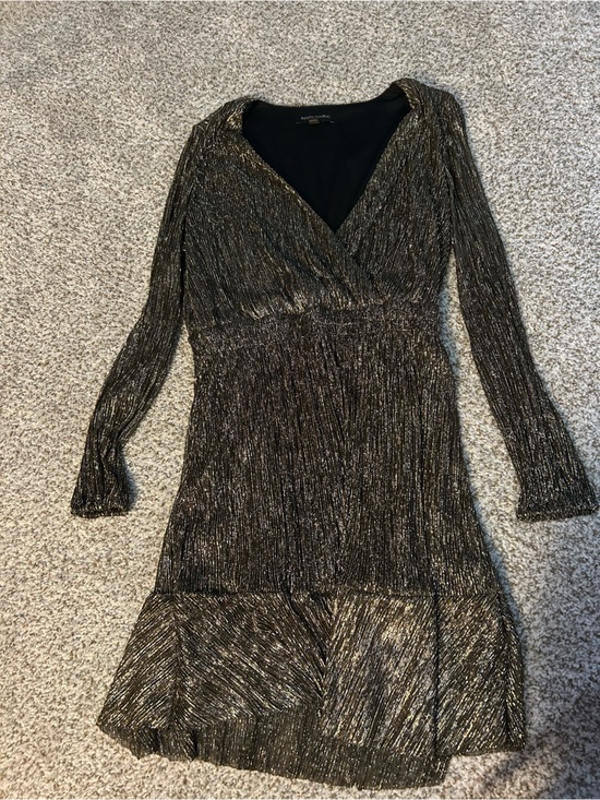 Banana Republic Dresses & Skirts - Banana Republic Metallic Black and Gold Long-Sleeve Dress